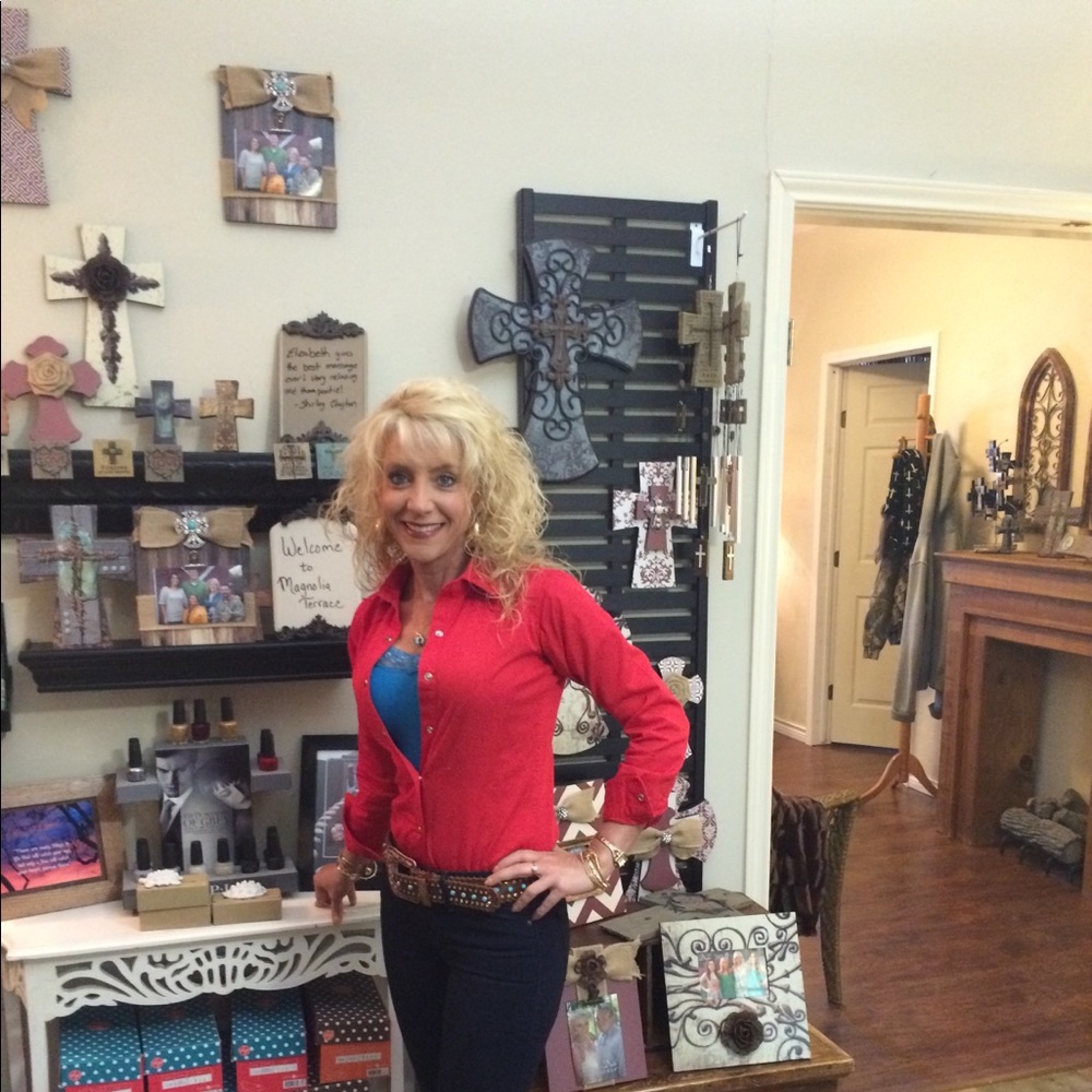 Meet your Posher, Dena